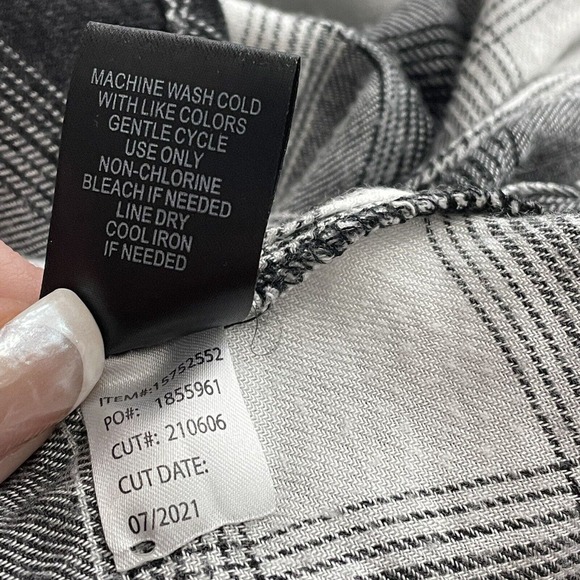 Torrid 2 Women’s Plus Size 2X Black & White Plaid Button Down Shirt Top - Picture 4 of 14